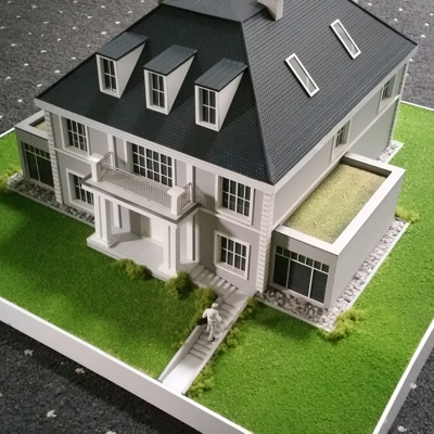 Architekturmodell eines attraktiven Einfamilienhauses - Eingang von oben rechts