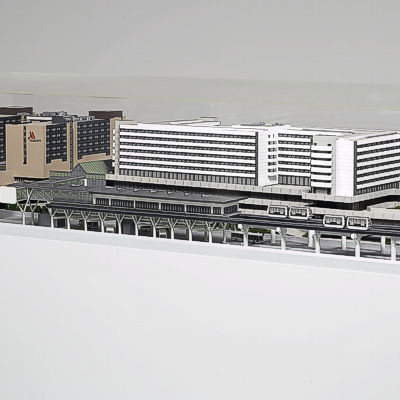 Architekturmodell des Sheraton-und-Marriott-Hotels in Frankfurt - Blick auf das PTS