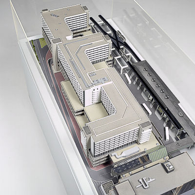 Architekturmodell des Sheraton-und-Marriott-Hotels in Frankfurt - Draufsicht