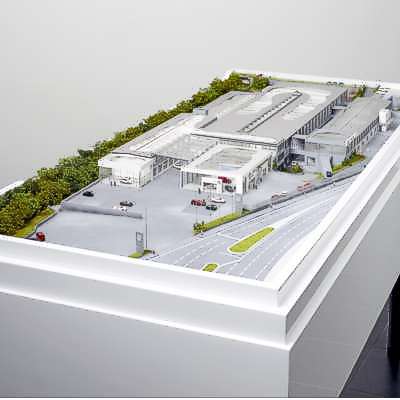 Architekturmodell eines Autohauses im Maßstab 1:160 - Gesamtansicht des Modells