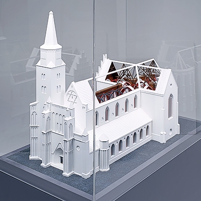 5 Modelle der jeweiligen Umbauten bzw. Bauphasen des Doms zu Brandenburg - Vorderansicht