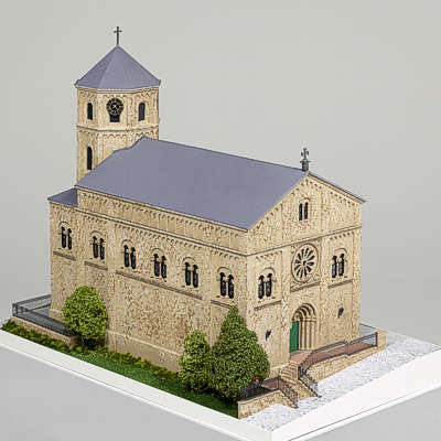 Architekturmodell der kath. Kirche Homburg / Saar - Blick auf Eingang von oben