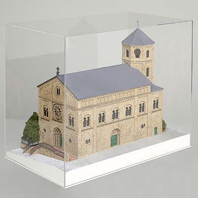 Architekturmodell der kath. Kirche Homburg / Saar - Blick auf Eingang von oben mit Haube