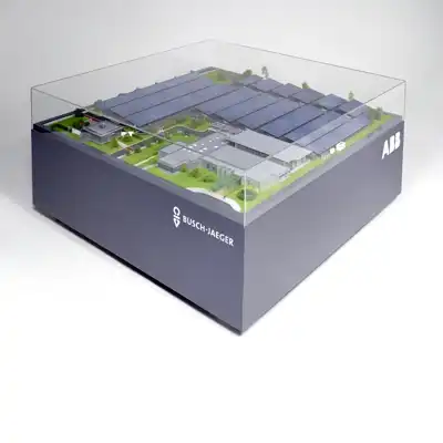 Architekturmodell einer PV-Anlage über einem Parkplatz